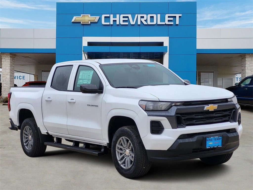 2025 Chevrolet Colorado WT/LT