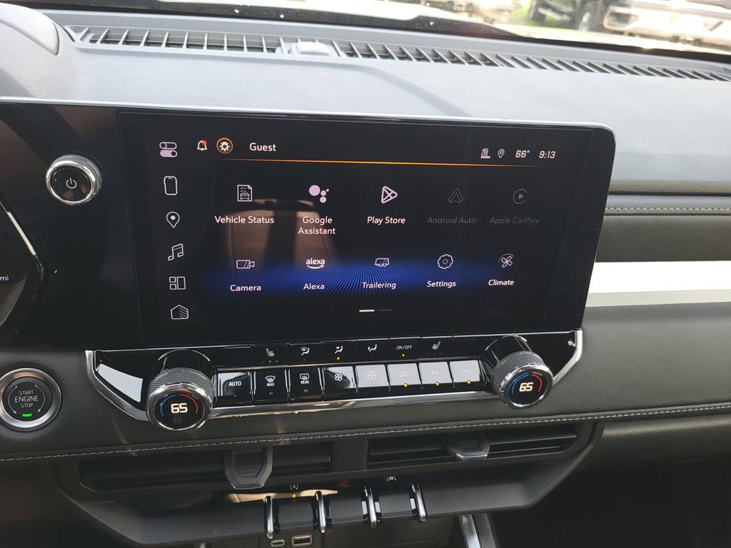 2025 Chevrolet Colorado LT - Photo 13