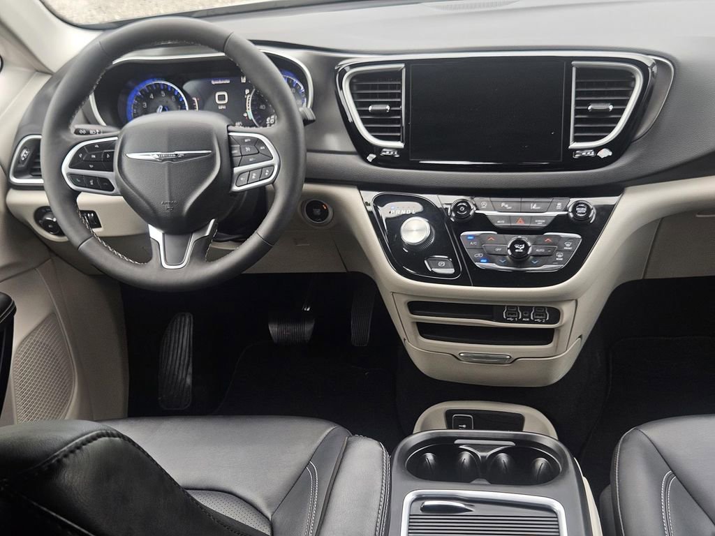 2024 Chrysler Pacifica Touring L - Photo 30