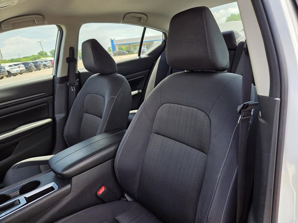 2025 Nissan Altima SV - Photo 9