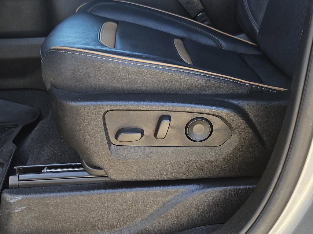 2024 GMC Yukon XL AT4 - Photo 27