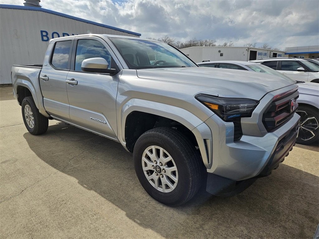 2024 Toyota Tacoma SR5's photo