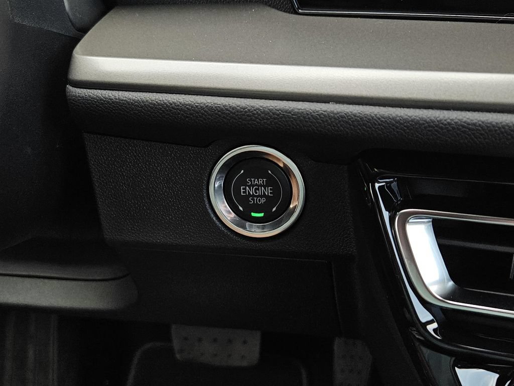 2027 Chevrolet Traverse LT - Photo 23