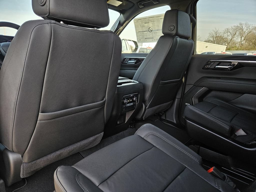 2026 Chevrolet Suburban LT - Photo 28