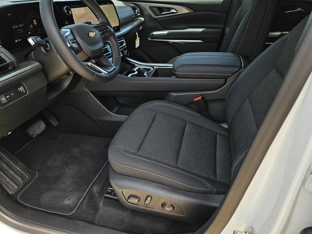 2027 Chevrolet Traverse LT - Photo 16