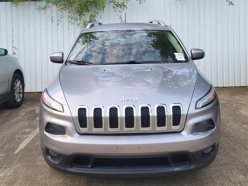 2017 Jeep Cherokee Latitude photo 2