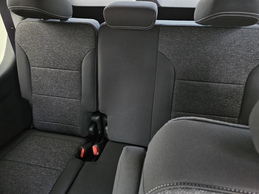 2027 Chevrolet Traverse LT - Photo 11