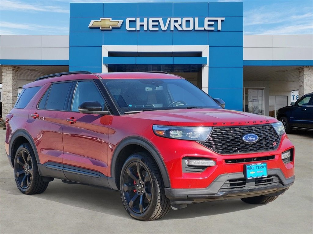 2022 Ford Explorer ST's photo