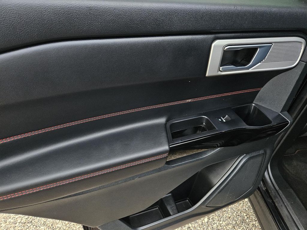 2024 Ford Explorer ST-LINE - Photo 18