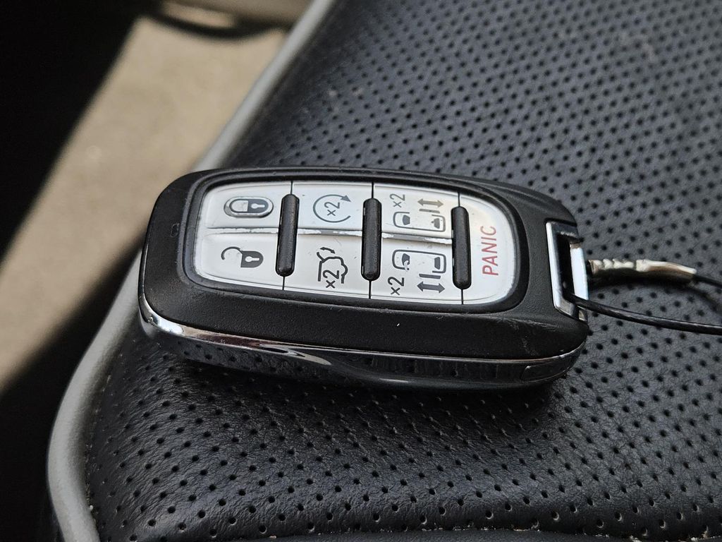 2023 Chrysler Pacifica Limited - Photo 34