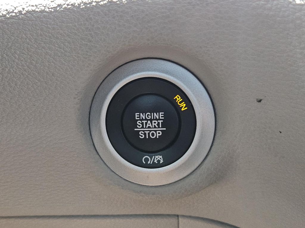 2023 Chrysler Pacifica Limited - Photo 18