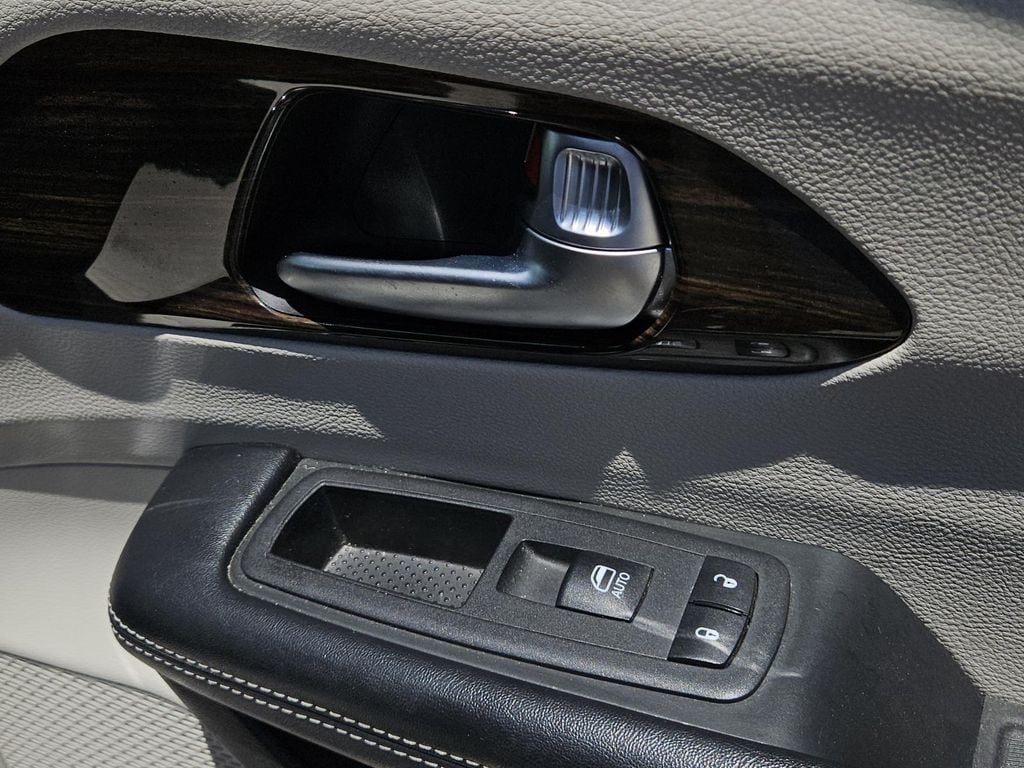 2023 Chrysler Pacifica Limited - Photo 32