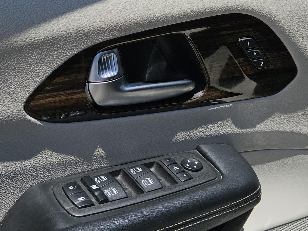 2023 Chrysler Pacifica Limited - Photo 26