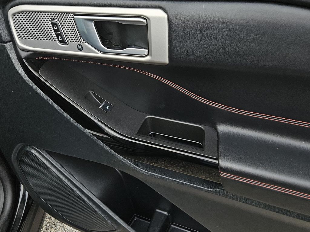 2024 Ford Explorer ST-LINE - Photo 11