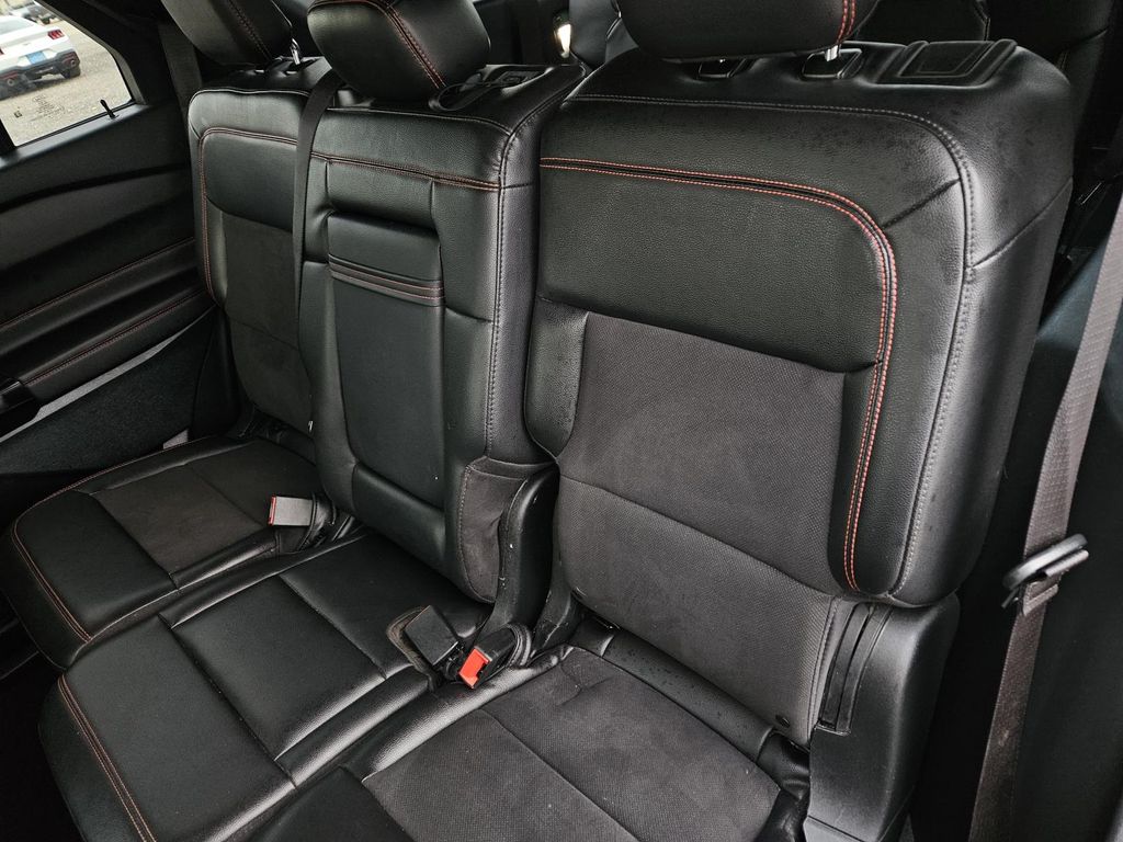 2024 Ford Explorer ST-LINE - Photo 16