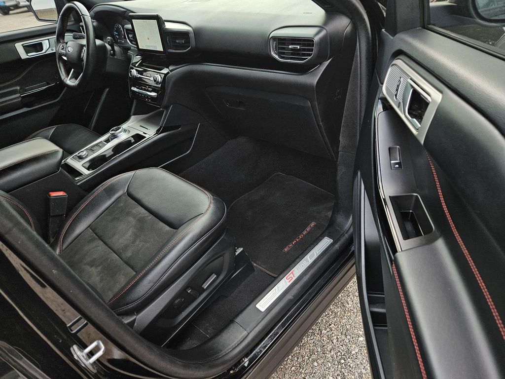 2024 Ford Explorer ST-LINE - Photo 9