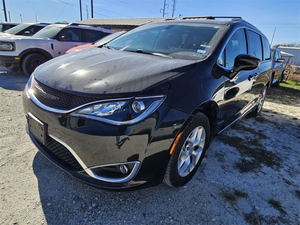 Used 2018 Chrysler Pacifica Touring L Minivan/Van