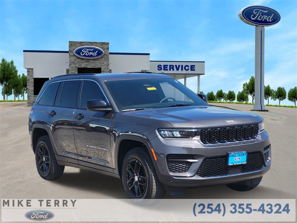 2025 Jeep Grand Cherokee Laredo