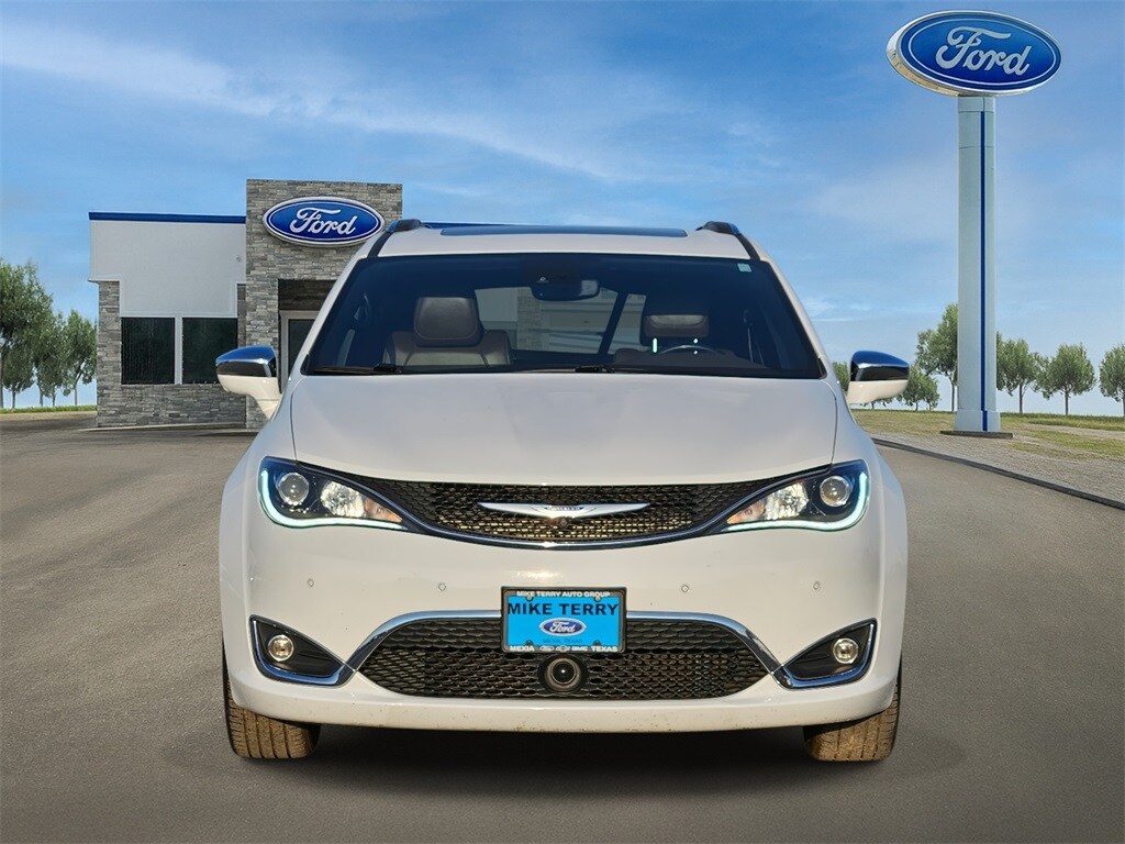 2020 Chrysler Pacifica Limited photo 2