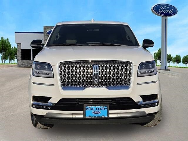 Used 2019 Lincoln Navigator Select with VIN 5LMJJ2HT8KEL19236 for sale in Mexia, TX