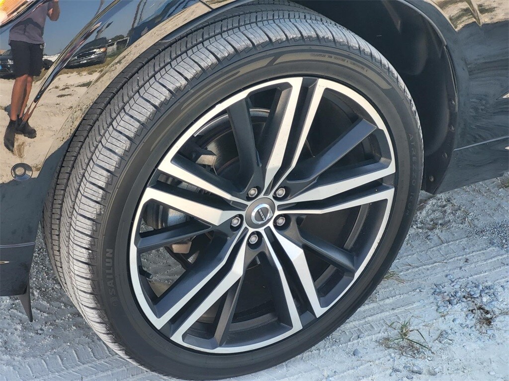 Used 2020 Volvo XC60 T5 R-Design SUV