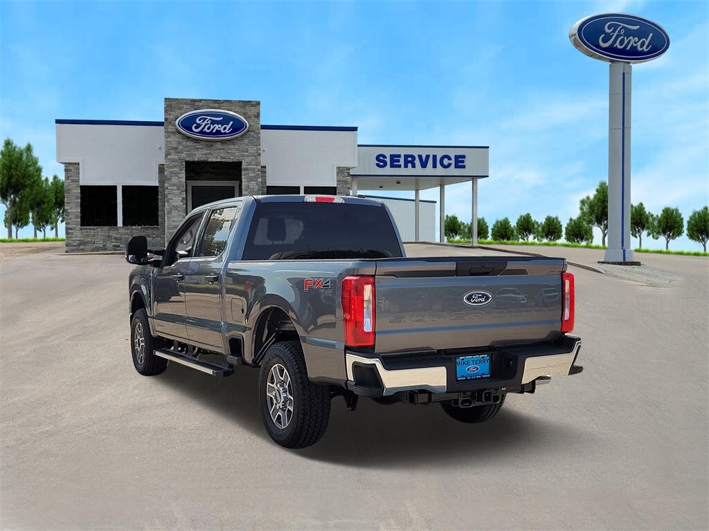 2025 Ford F-250 photo 3