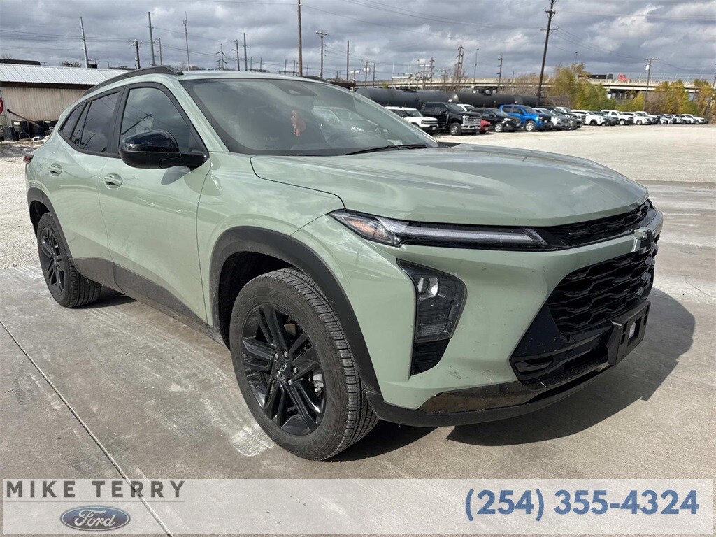 Used 2025 Chevrolet Trax Activ SUV