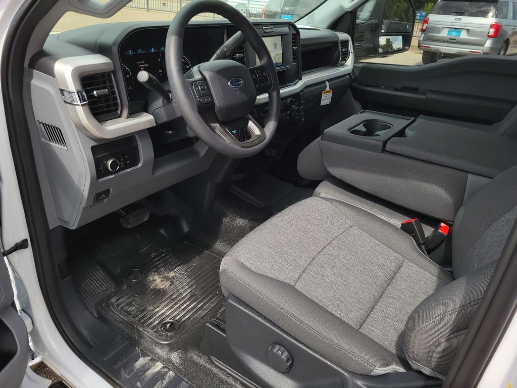 2026 Ford F-250 Super Duty XL - Photo 9