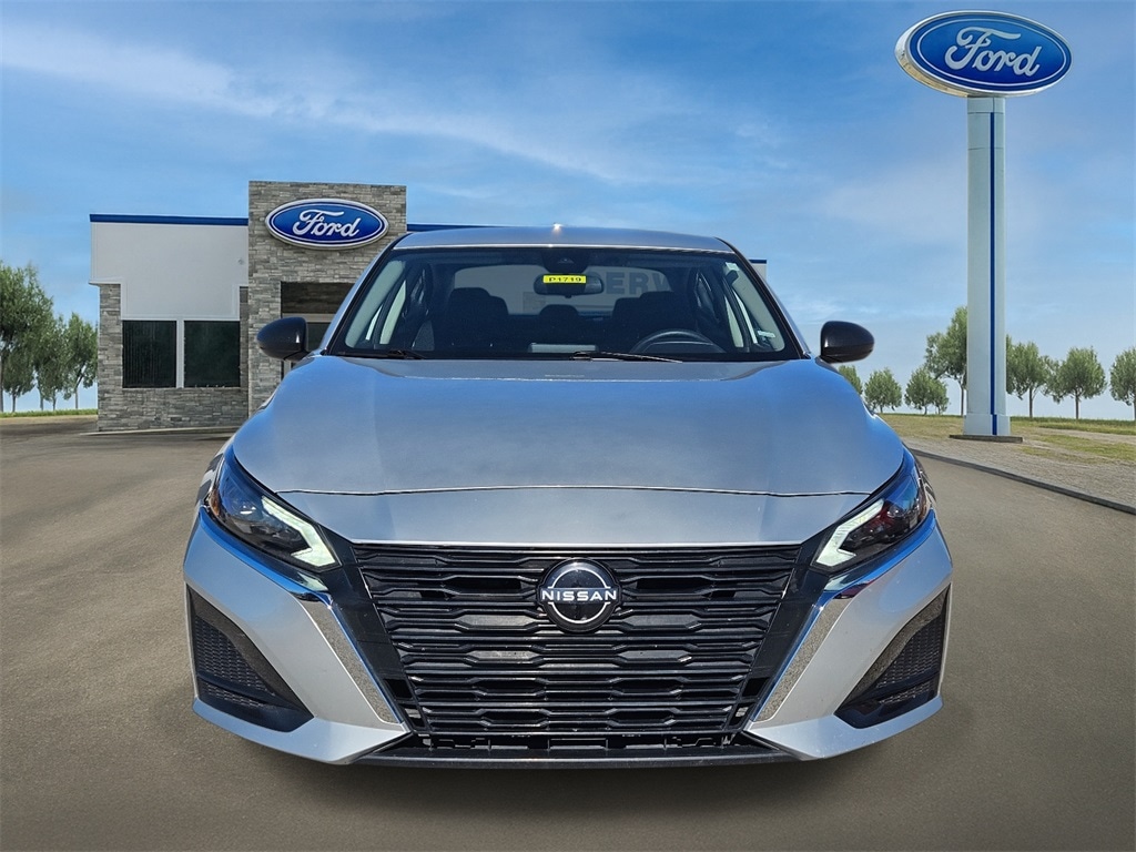 Used 2024 Nissan Altima 2.5 SV Sedan