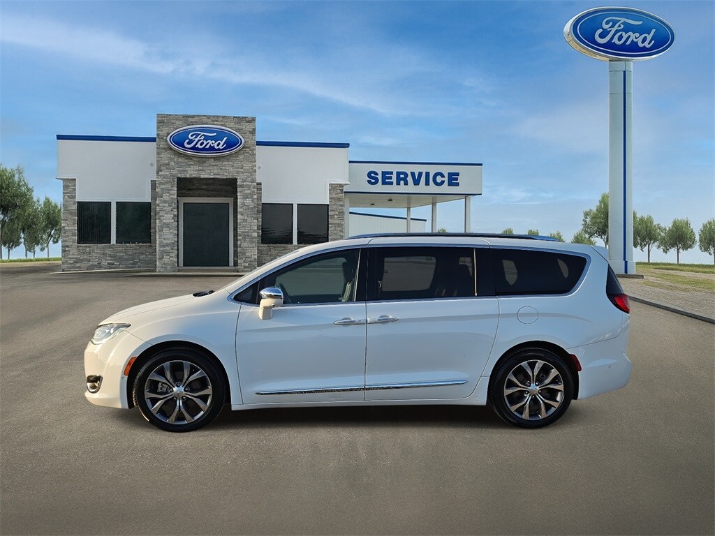 2020 Chrysler Pacifica Limited photo 3