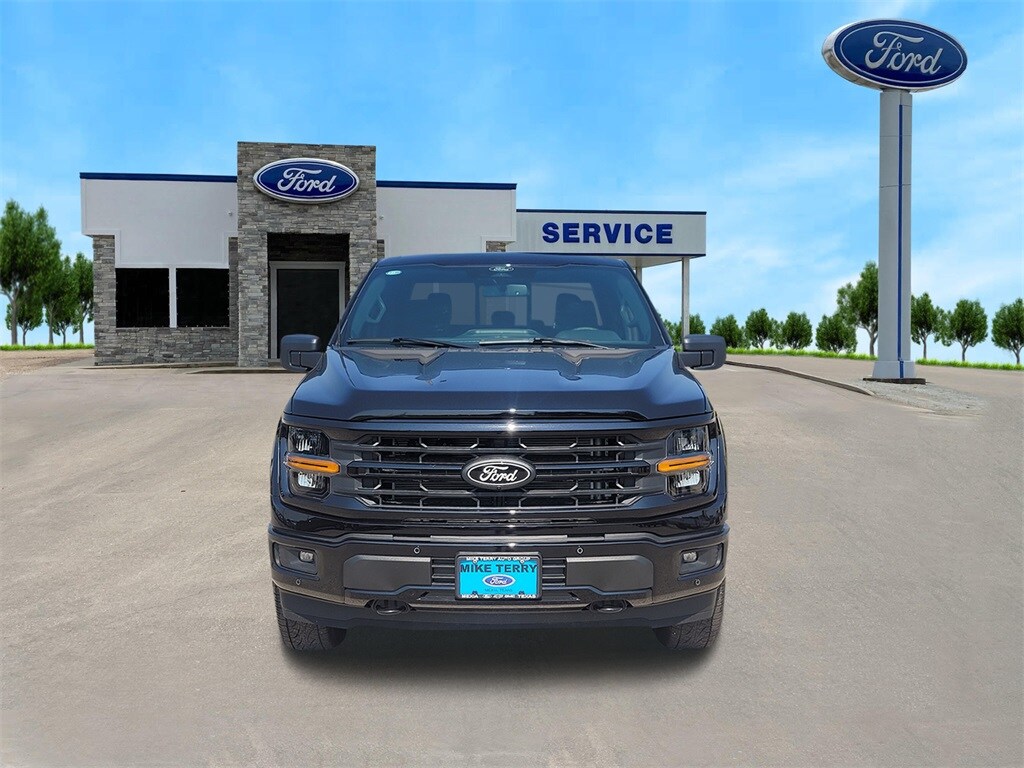 2025 Ford F-150 XLT photo 2