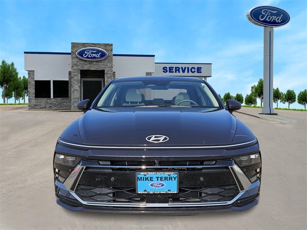 2025 Hyundai Sonata Hybrid Limited photo 2