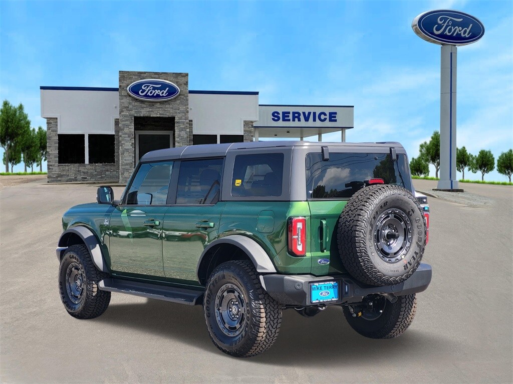 2025 Ford Bronco Outer Banks photo 3