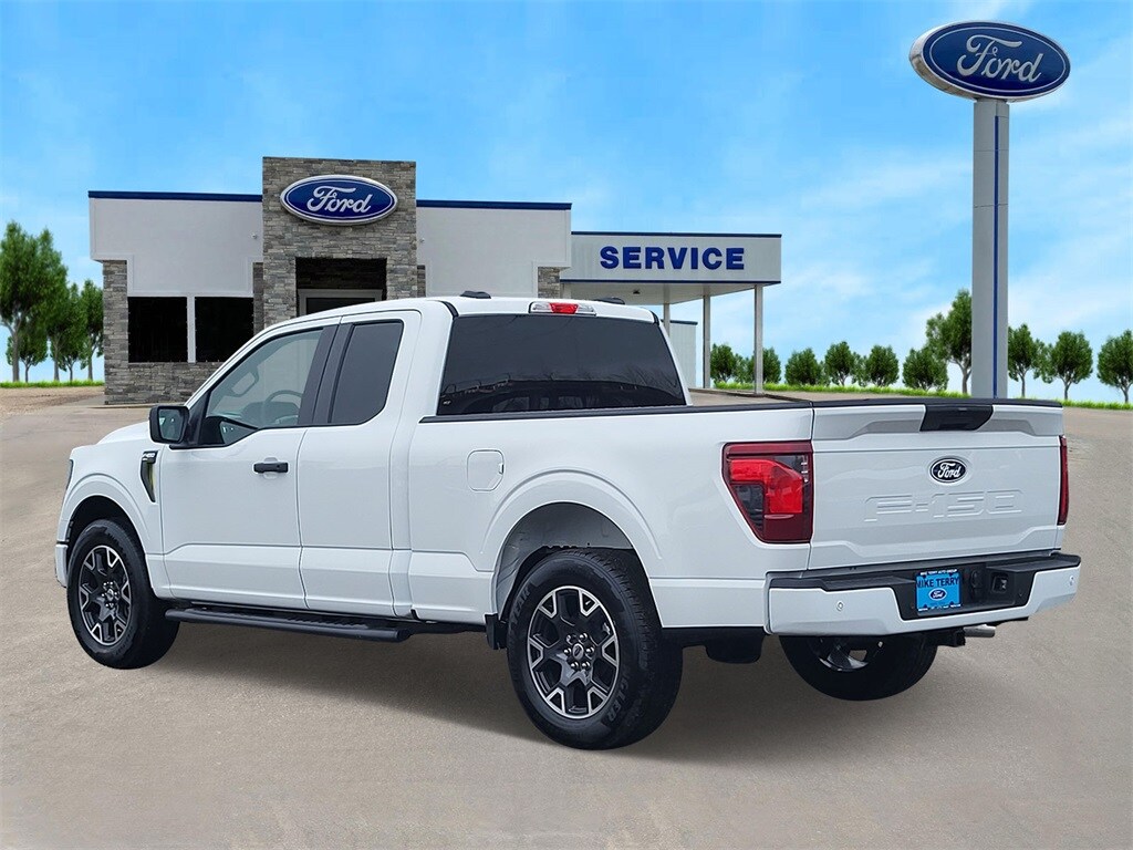 2025 Ford F-150 STX photo 2