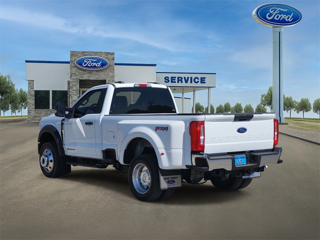 2026 Ford F-450 photo 3
