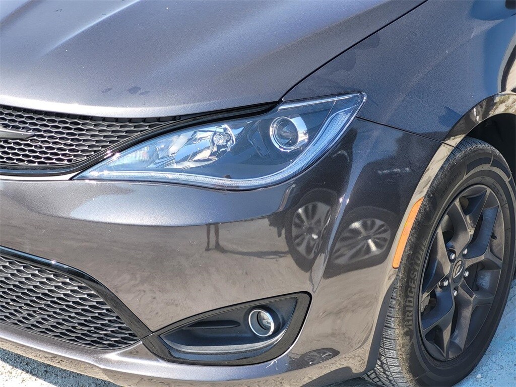 2018 Chrysler Pacifica Limited photo 4