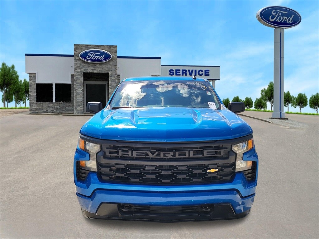 2023 Chevrolet Silverado 1500 photo 3