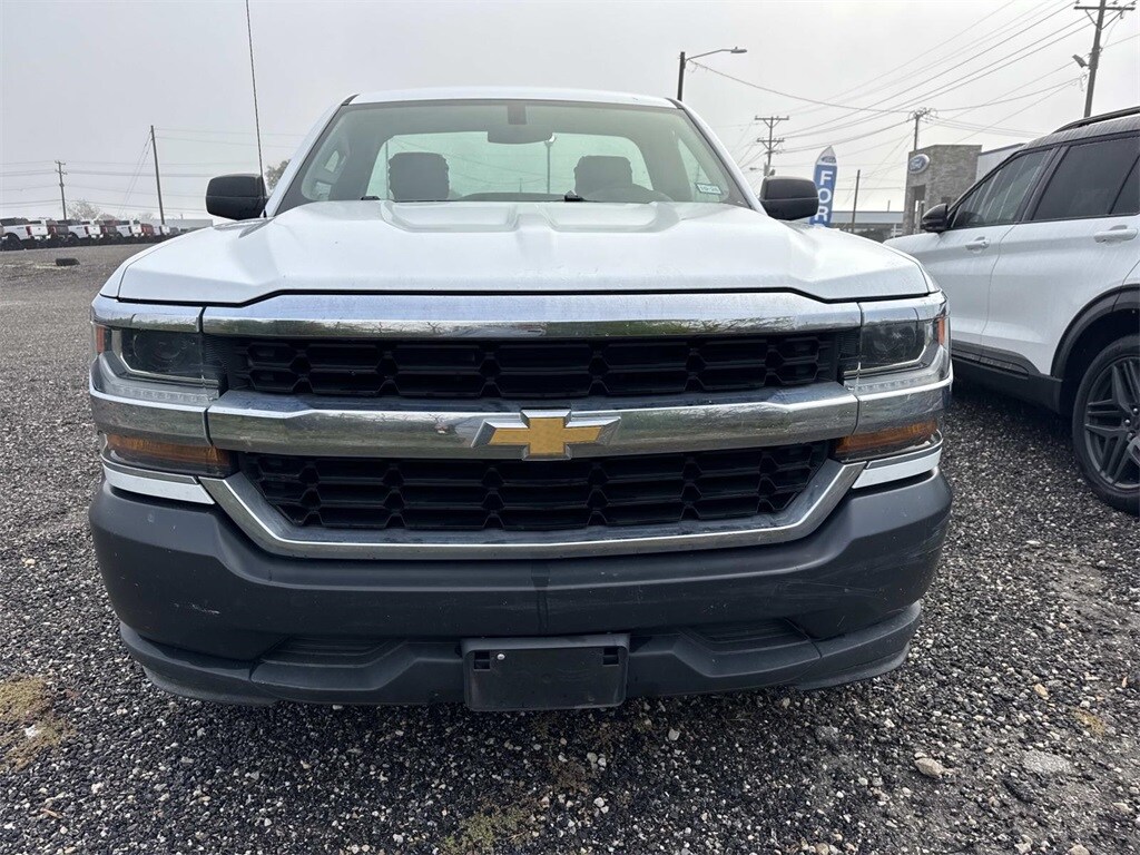 2018 Chevrolet Silverado 1500 photo 2