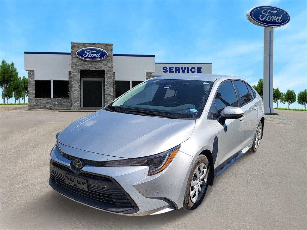 2024 Toyota Corolla LE photo 2