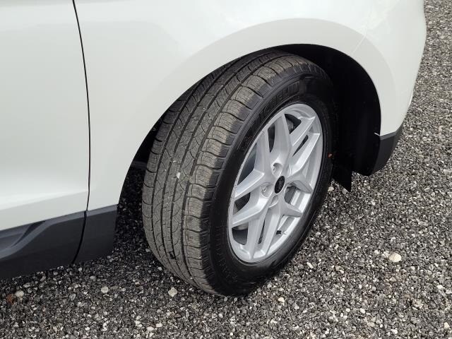 2024 Ford Edge SEL photo 4