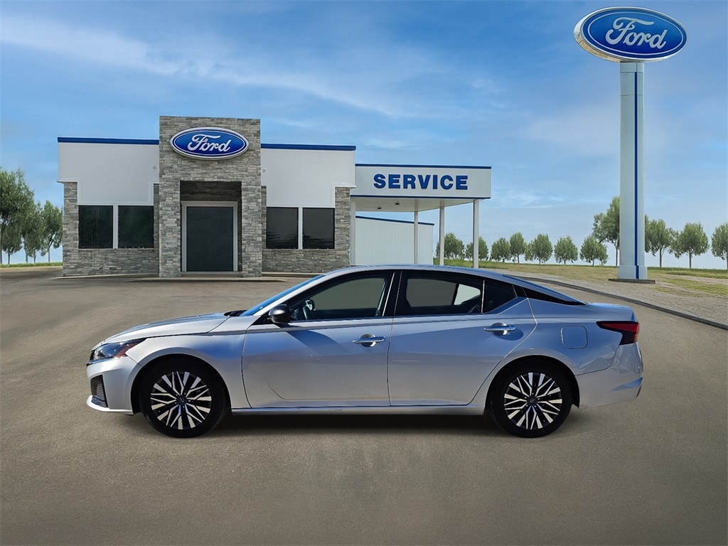 Used 2024 Nissan Altima 2.5 SV Sedan