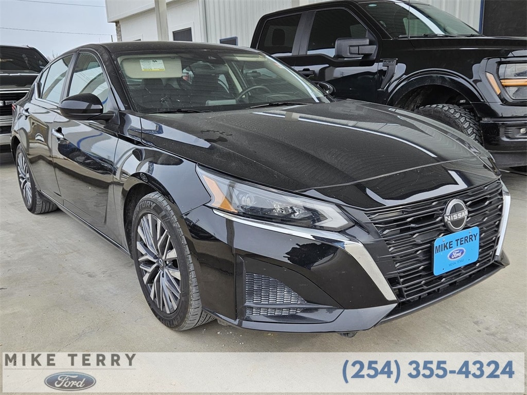 2023 Nissan Altima SV's photo