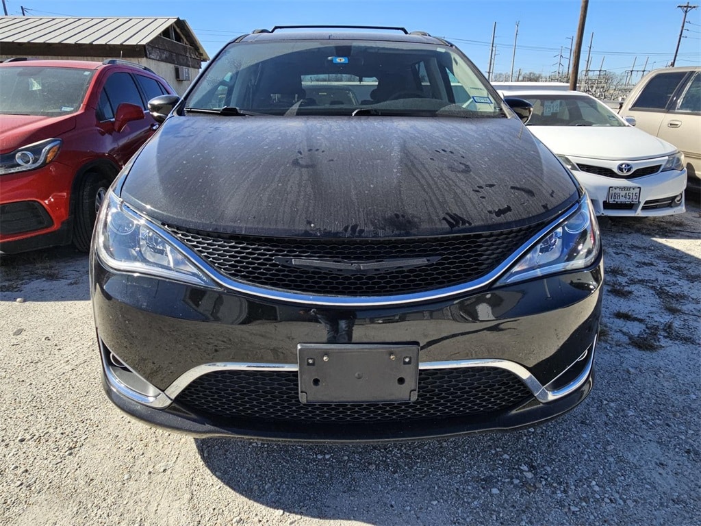 Used 2018 Chrysler Pacifica Touring L Minivan/Van
