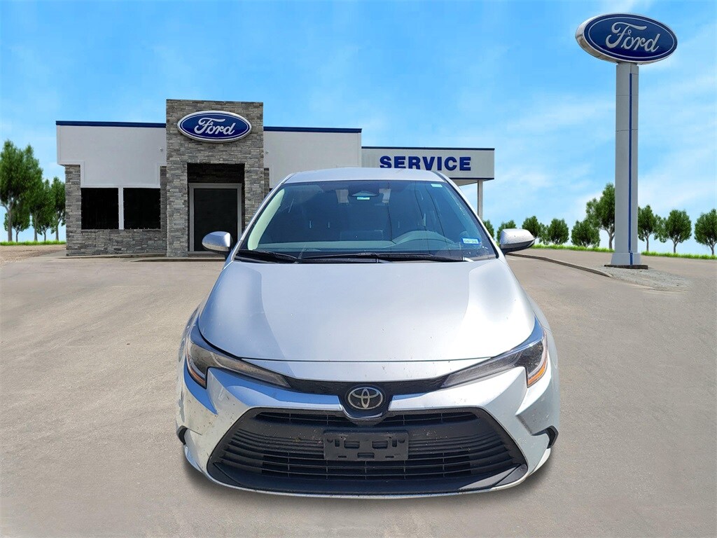 2024 Toyota Corolla LE photo 3