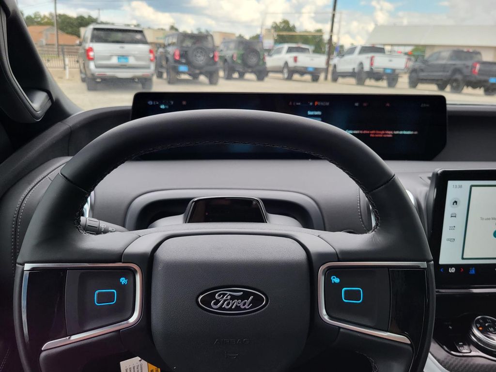 2025 Ford Expedition Platinum - Photo 18