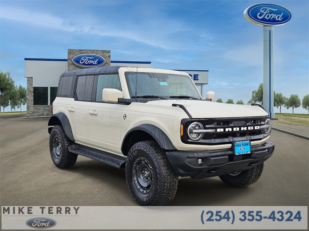 2025 Ford Bronco 4-Door Outer Banks's photo