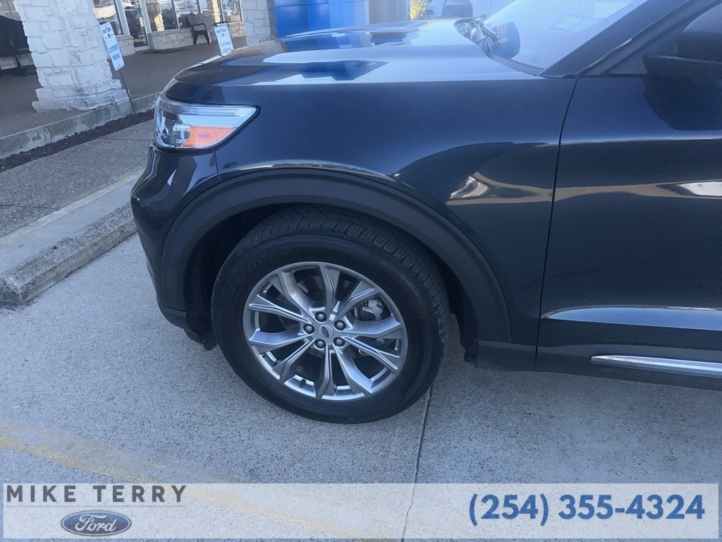 2022 Ford Explorer XLT's photo