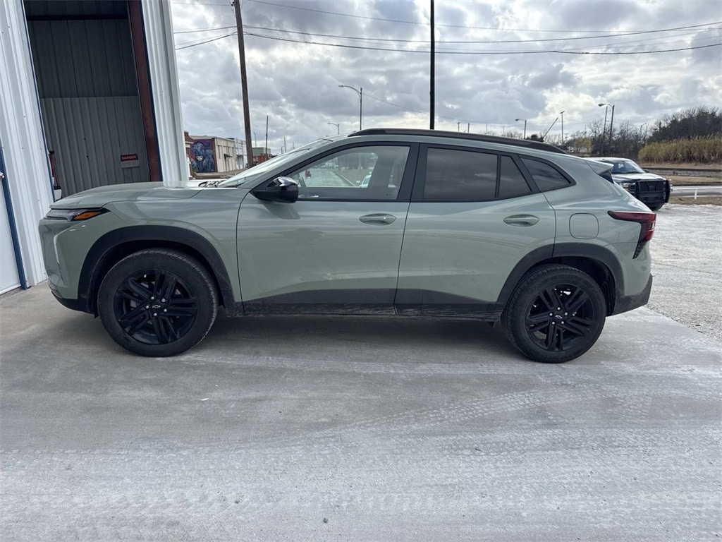 Used 2025 Chevrolet Trax Activ SUV