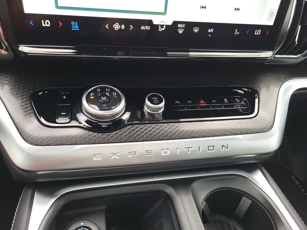 2025 Ford Expedition Platinum - Photo 22