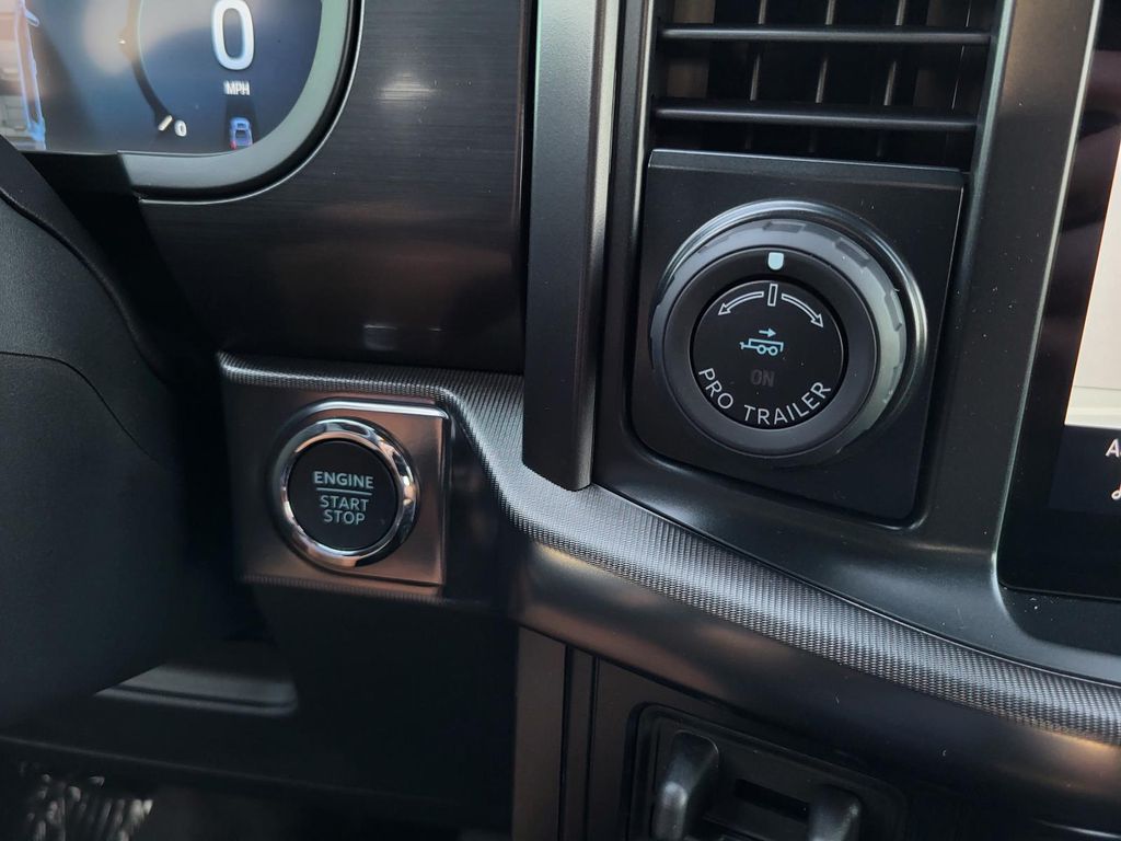 2025 Ford F-150 Lariat - Photo 9